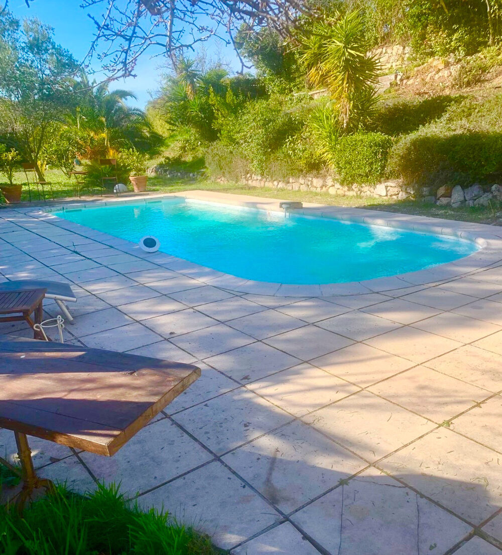 LIMITE CANNES VILLA T7 VUE MER 300M2 TERRASSE SUD TERRAIN 4000M2 + 2 VILLAS POSSIBLE