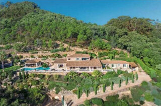  Propriété/château à vendre 6 pièces 360 m²