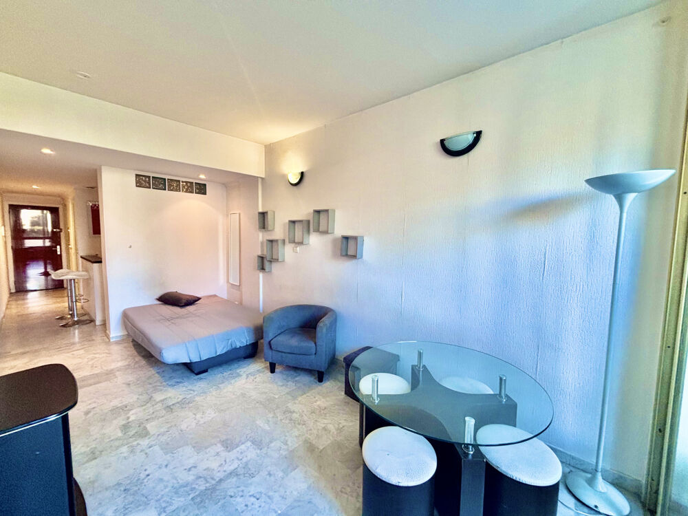 CANNES CENTRE BANANE APPARTEMENT 35M2 AVEC LOGGIA