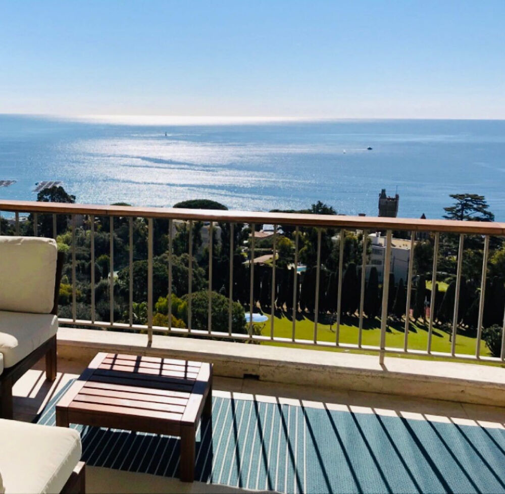 CANNES BASSE CALIFORNIE T3 REFAIT A NEUF DE 72M2 TERRASSE SUR MER PISCINE TENNIS