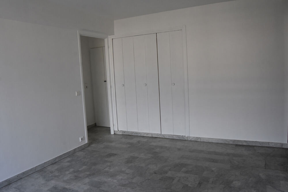 Vente Appartement CANNES CENTRE BANANE T2 DERNIERE ETAGE 42M2 TERRASSE 14M2 VUE DÉGAGÉE GARAGE Cannes