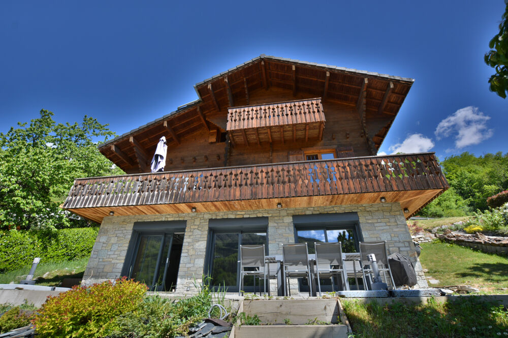 Vente Maison A vendre - Beau Chalet - 5 chambres - Bozel centre Bozel