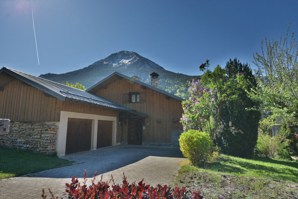 A vendre - maison d'architecte - Bozel centre