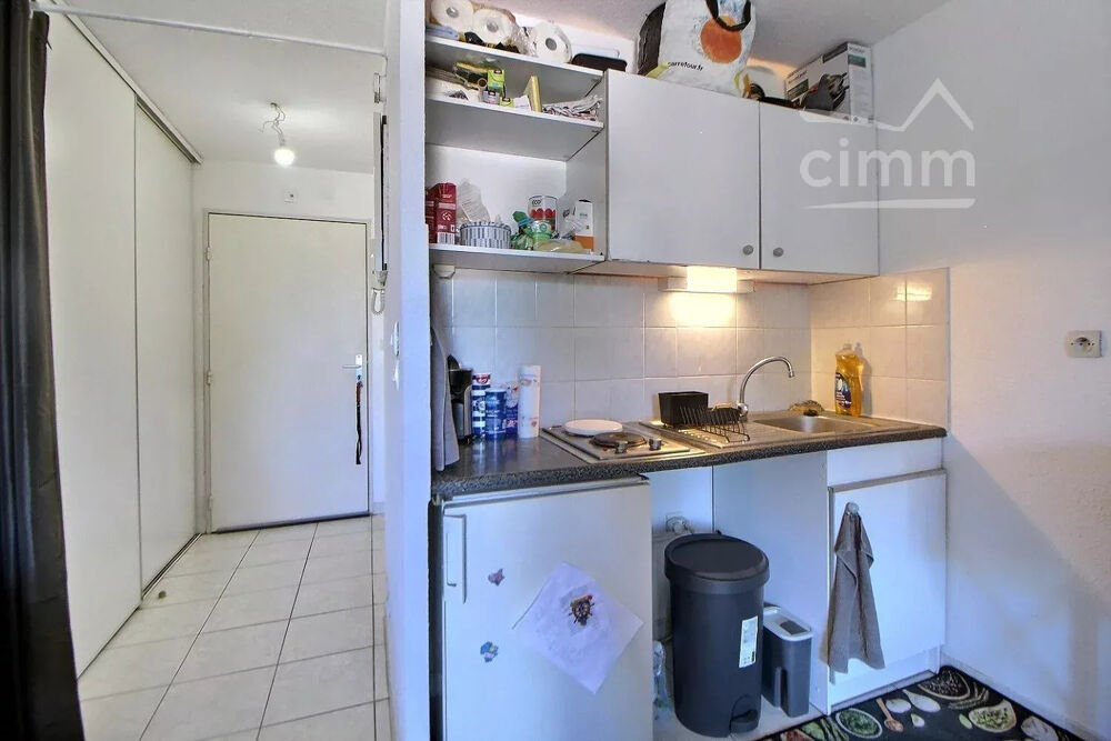 STUDIO 28 m2 AVEC BALCON vendu loué