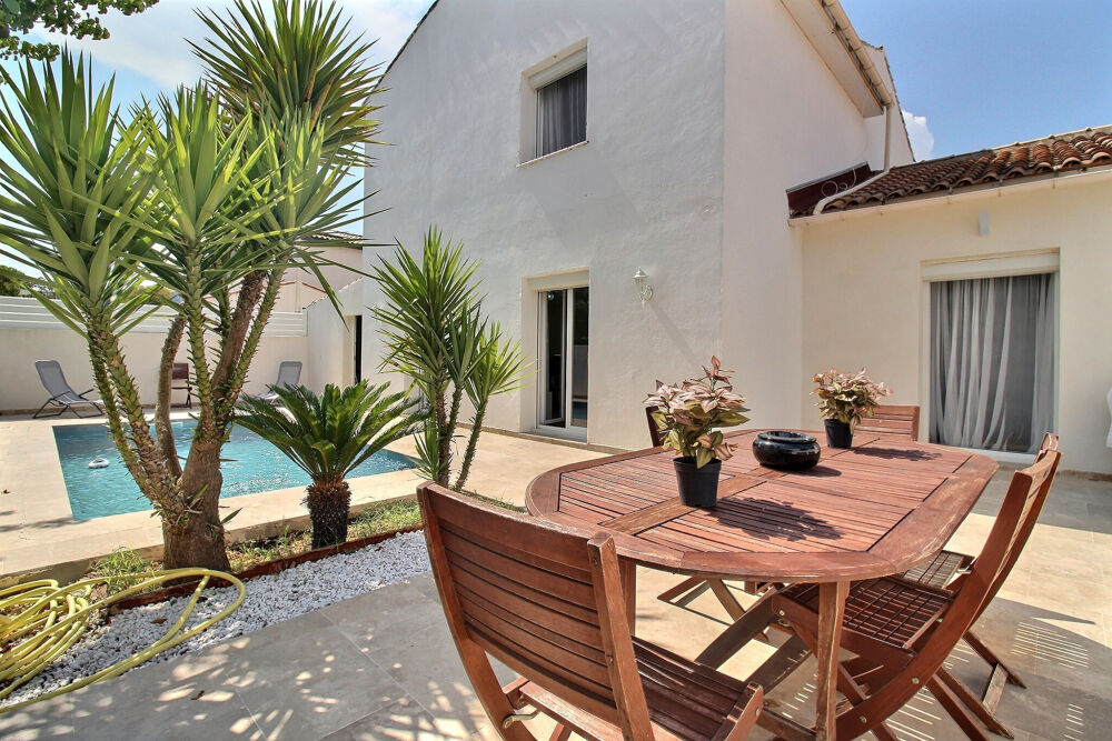 Montpellier Village, maison 6 pièces de 130m2 avec 4 grandes chambres, terrasse et piscine.
