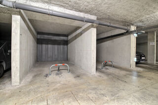  Parking / Garage à louer 