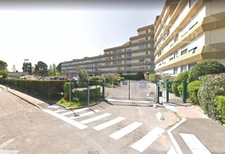  Parking / Garage � louer 