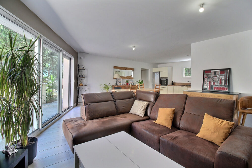 Vente Maison Maison 108 m2 plain-pied avec 3 chambres et garage Poussan