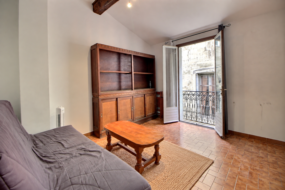 Location Appartement Centre historique/Ecusson STUDIO meublé 28m2 avec balconnet A LOUER Montpellier