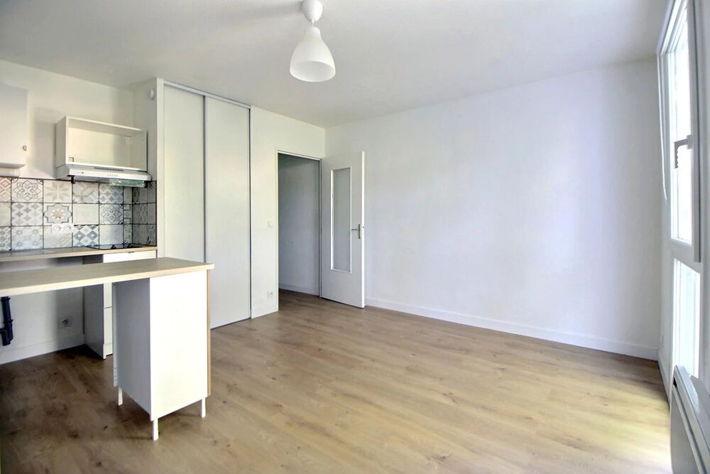 Location Appartement LOCATION studio 23m2 + Cave Clermont L'Hérault Clermont l herault