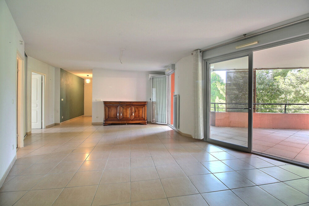 Vente Appartement À vendre, Croix d'Argent, T4 de 101,46 m2 loi carrez avec 3 chambres, terrasse, loggia, garage et parking Montpellier