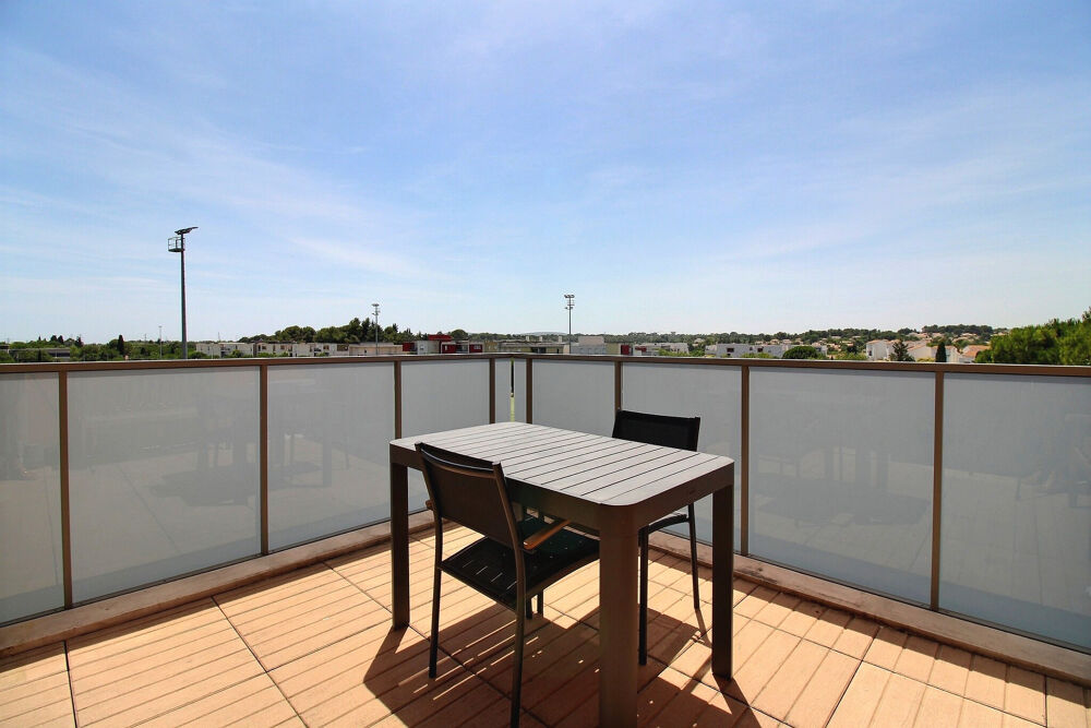 T3 DERNIER ETAGE 57 m2 avec TERRASSE ET DOUBLE PARKING