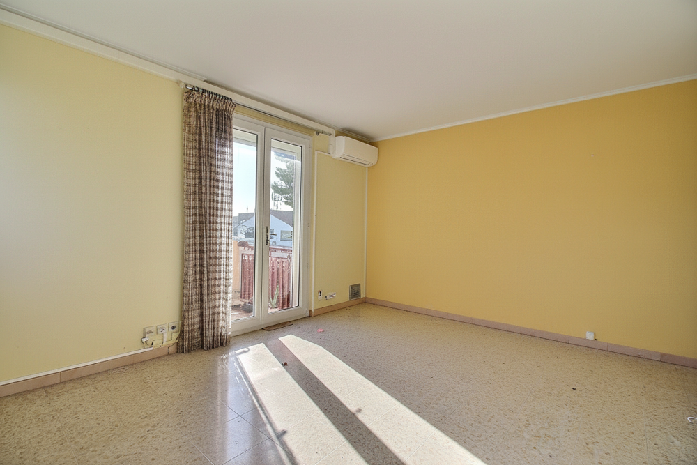 Vente Appartement Montpellier, Estanove/Montcalm, appartement T4 de 74 m2 avec balcon, garage, loggia et cave. Montpellier