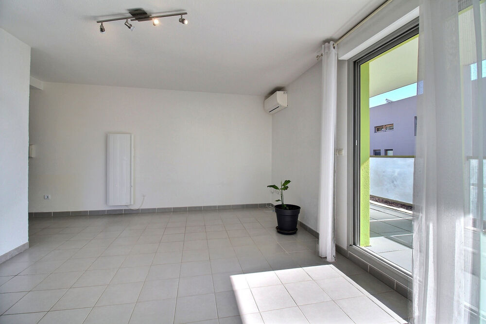 À vendre, Montpellier, Ovalie, appartement T3 de 60 m2 avec terrasse de 10 m2 et parking en sous-sol.