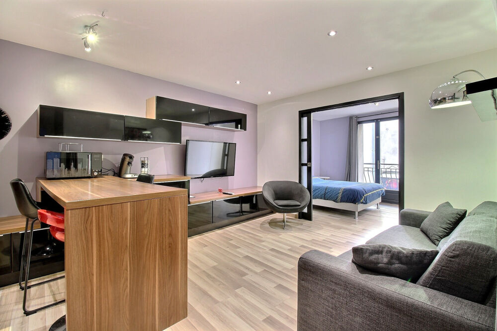 AGDE, Centre historique, appartement T2 meublé de 38 m2 avec terrasse/patio.