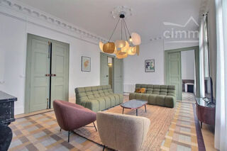  Appartement � louer 5 pi�ces 202 m�