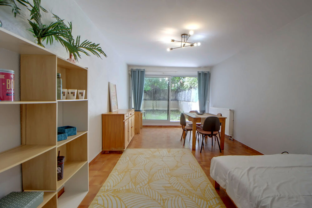 Location Appartement Montpellier centre/Gare St Roch LOCATION studio meublé 30m2 avec jardin 30m2 + cave Montpellier