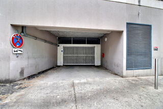  Parking / Garage à louer 