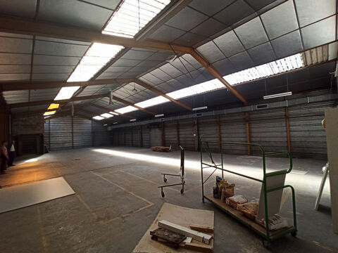   Location LIMOGES CENTRE - 250 m2 D�p�t/Activit�s - R+1 