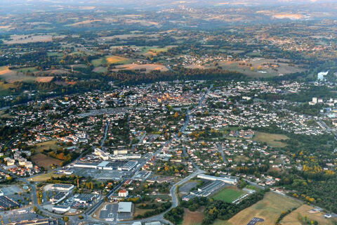 LOCATION BEFA - ST JUNIEN - 425m2 COMMERCE 6825 87200 St junien