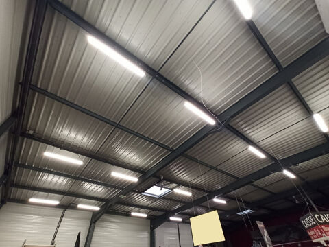 LOCATION 750m2 COMMERCE ZONE NORD 4300 87280 Limoges