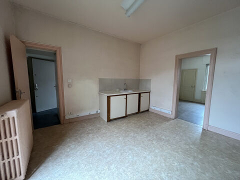   Location d'un local commercial situ� sur un axe tr�s circulant � LIMOGES ! 