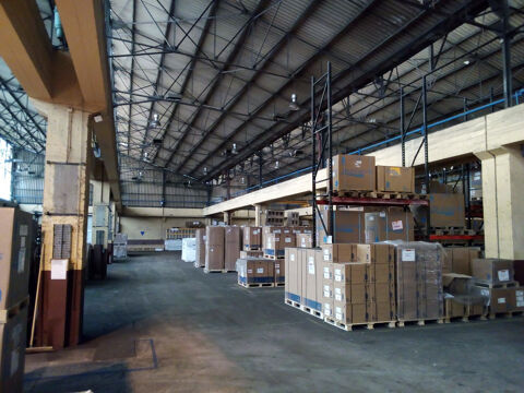 LOCATION - Locaux INDUSTRIE / STOCKAGE - 3.640m2 développés (Entrepôts et Bureaux) 5500 23000 Gueret