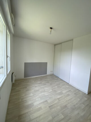  Appartement à louer 3 pièces 60 m²