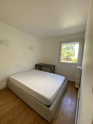  Appartement à louer 4 pièces 65 m²