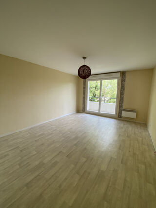  Appartement à louer 3 pièces 60 m²