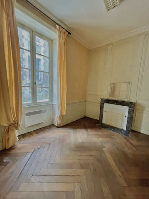   Bureaux 61m2 centre-ville Poitiers quartier Cathédrale 