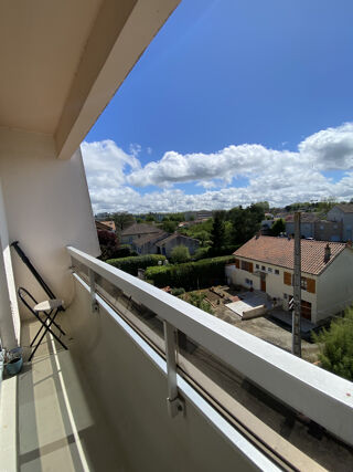  Appartement à louer 3 pièces 60 m²