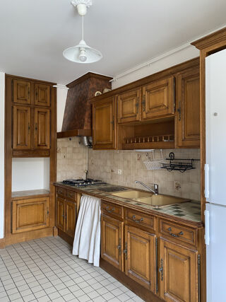  Appartement à louer 3 pièces 80 m²