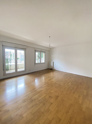  Appartement à louer 3 pièces 80 m²