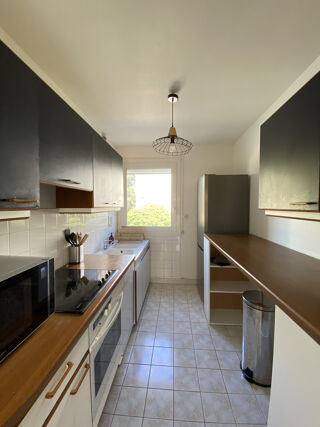  Appartement à louer 4 pièces 65 m²