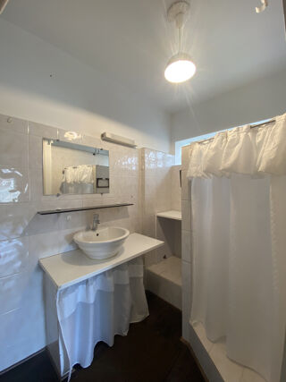  Appartement à louer 3 pièces 80 m²