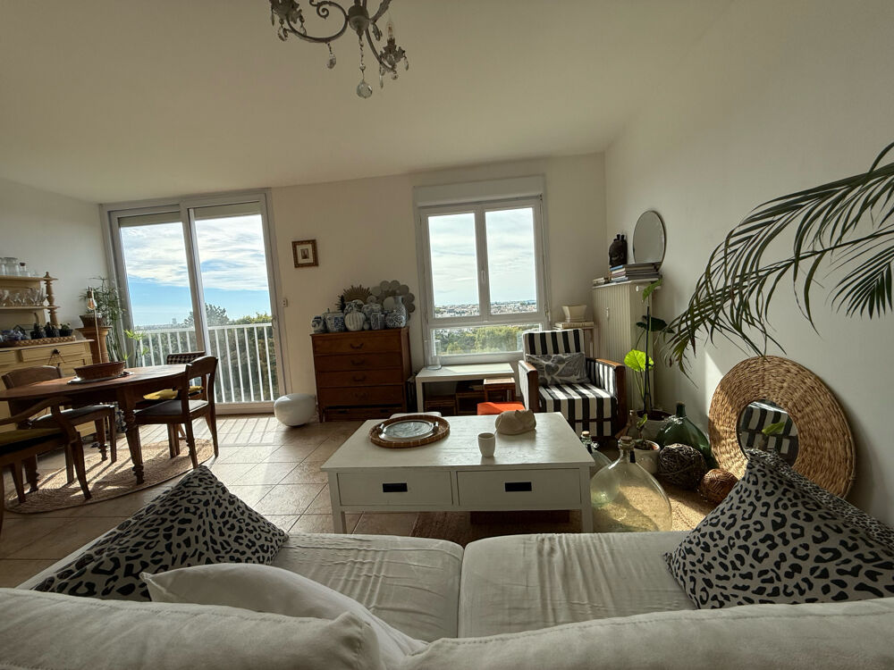 Vente Appartement Appartement 3 pièces dernier étage ascenseur avec vue magnifique sur centre ville Poitiers
