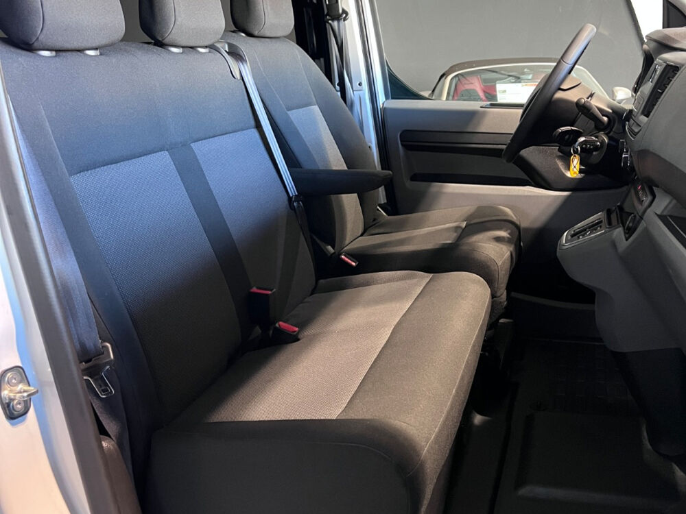 Vivaro -e Combi 300 L2 2022 occasion 83330 Le Beausset