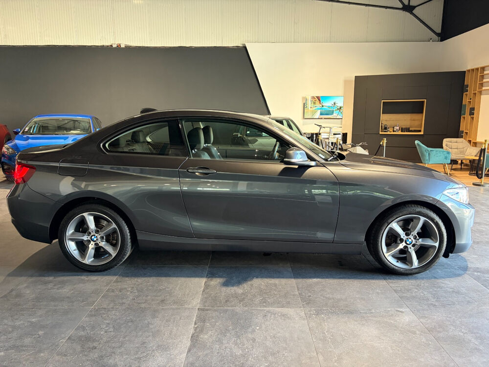 Serie 2 Coup&eacute; 220i 184 ch Lounge A 2015 occasion 83330 Le Beausset