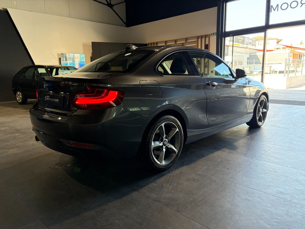 Serie 2 Coup&eacute; 220i 184 ch Lounge A 2015 occasion 83330 Le Beausset