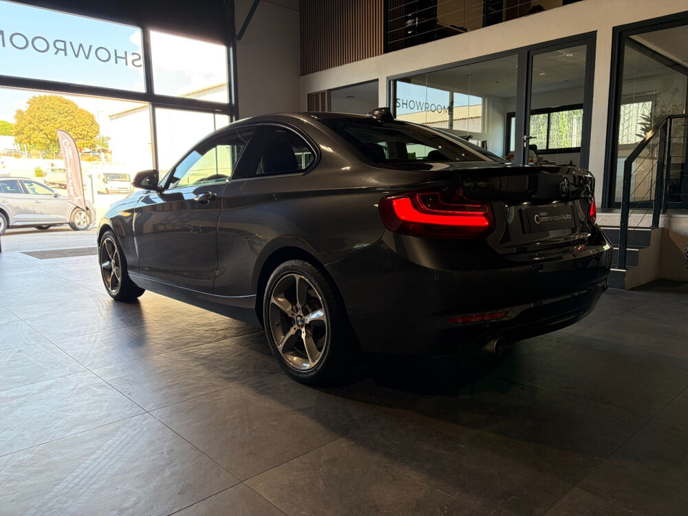 Serie 2 Coup&eacute; 220i 184 ch Lounge A 2015 occasion 83330 Le Beausset