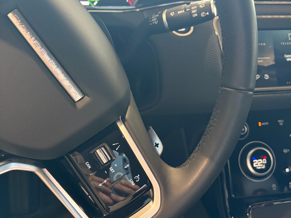Range Rover Evoque Mark III P300e PHEV AWD BVA8 R-Dynamic S 2023 occasion 83330 Le Beausset