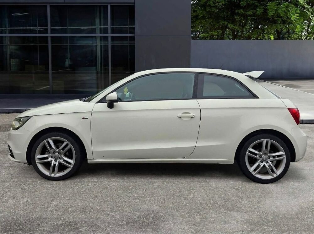 A1 1.6 Tdi 90 ch S-line S-tronic Bva /X&eacute;non Plus / Feux LED / S 2011 occasion 43000 Le Puy-en-Velay