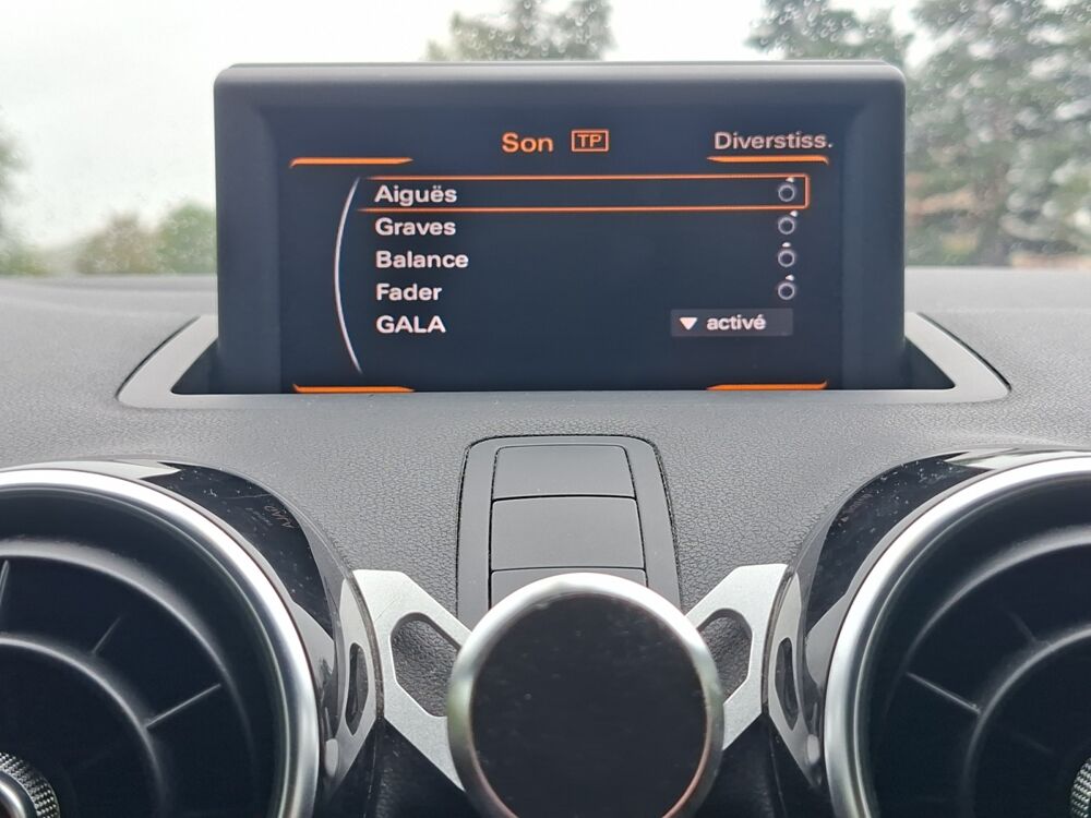 A1 1.6 Tdi 90 ch S-line S-tronic Bva /X&eacute;non Plus / Feux LED / S 2011 occasion 43000 Le Puy-en-Velay