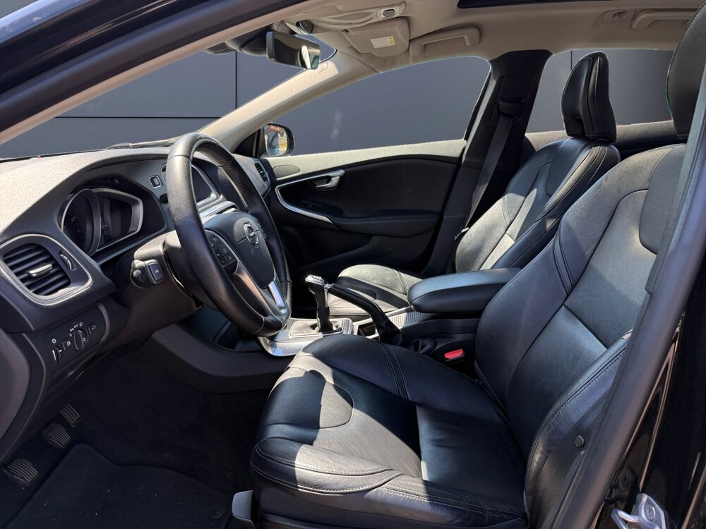 V40 2.0 T2 120 Signature Edition 2019 occasion 76600 Le Havre