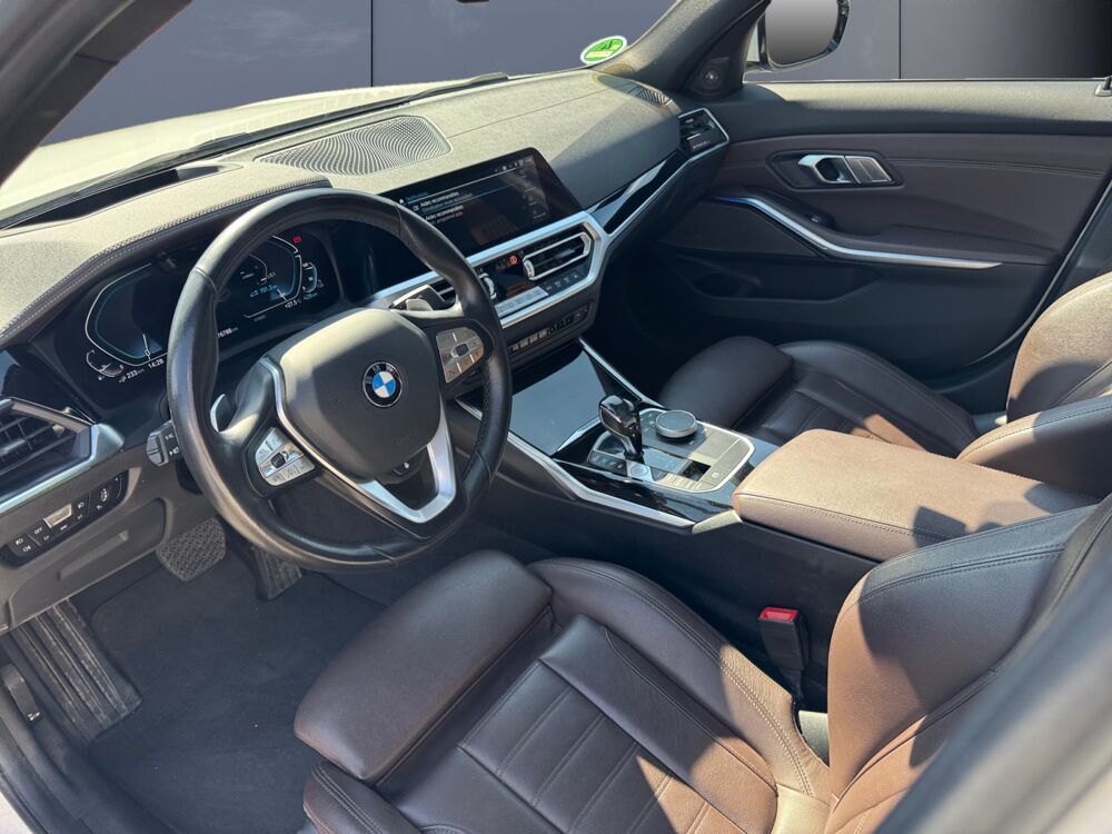 S&eacute;rie 3 330e 292 ch Edition Sport BVA8 /CarPlay/Cam&eacute;ra 360/Si&egrave;ge cha 2021 occasion 13300 Salon de Provence