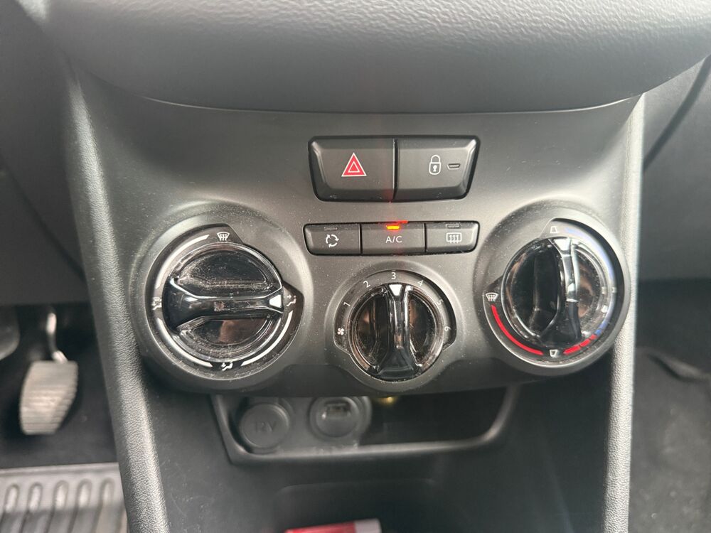 208 1.2 82 ch Active Business /Applecarplay/Distribution ok/Suiv 2019 occasion 10430 Rosi&egrave;res-pr&egrave;s-Troyes