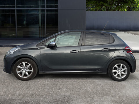 208 1.2 Vti 82 ch Style /Distribution neuve/Entretien complet 2014 occasion 77450 Montry