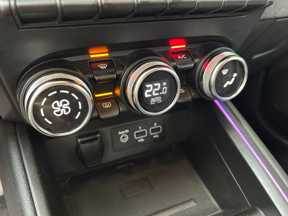 Clio 1.0 Tce 90ch Lutecia /CarPlay/R&eacute;gulateur-Limiteur/Radar AV-A 2021 occasion 18000 Bourges