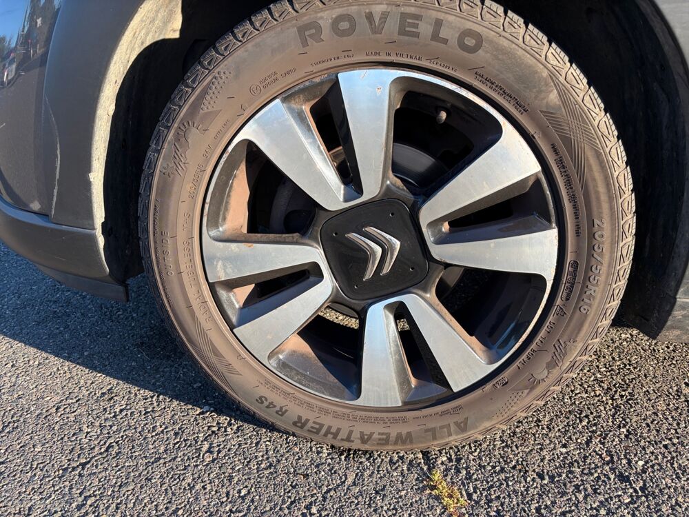 C3 1.2 l Vti 80 ch Exclusive /Roue de Secours/Distribution &agrave; jo 2017 occasion 42100 Saint-&Eacute;tienne
